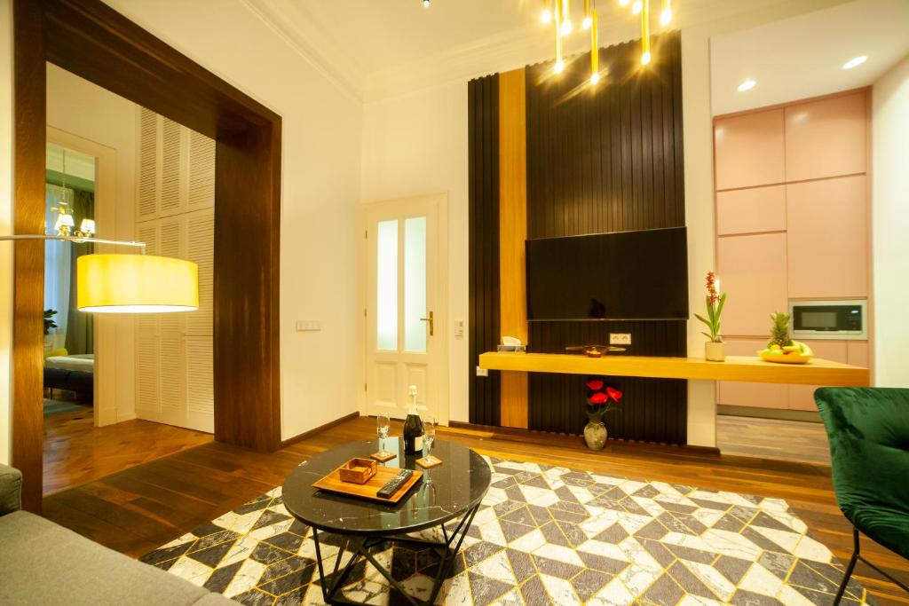 TV a/nebo společenská místnost v ubytování Matei Corvin Apartment