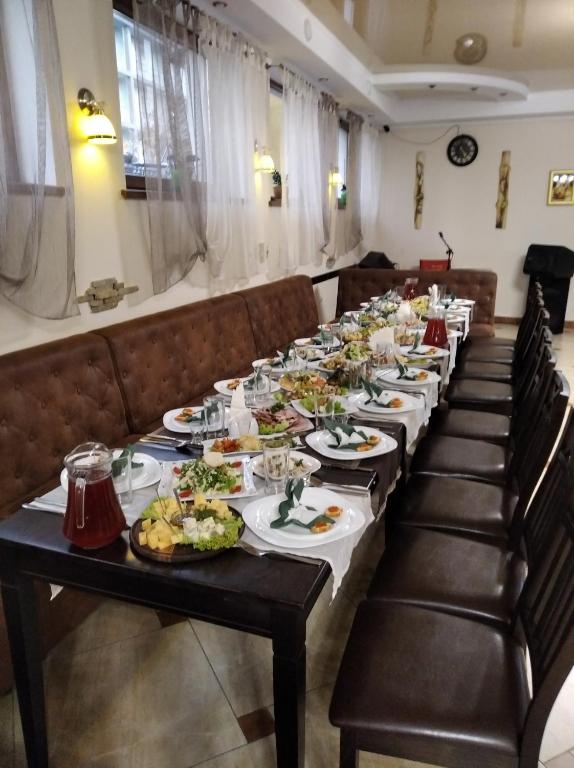 Jídlo v hotelu nebo okolí
