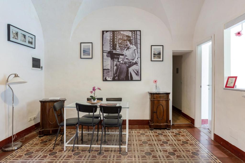 Uma área de estar em Da Gianni e Lucia Rooms with bathroom in the city center