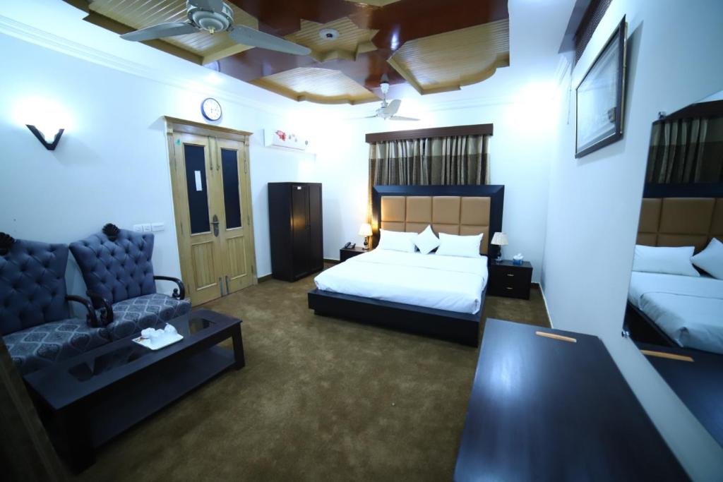 Green Line Motel Islamabad - Family Room