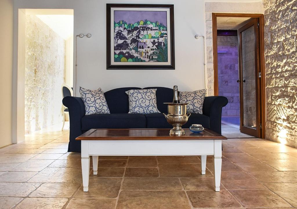 Część wypoczynkowa w obiekcie Trulli e Puglia Luxury Suite