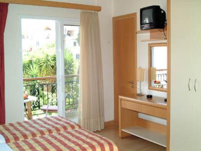 PHILOXENIA PENSION - Chambre Double Avec Balcon