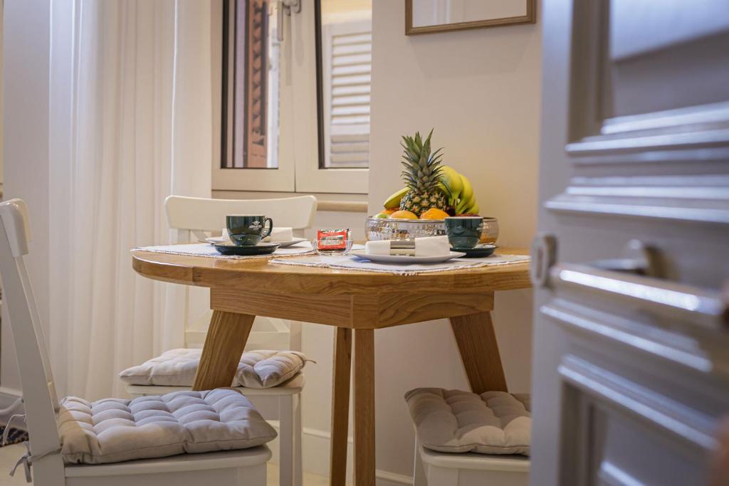 Zdjęcie z galerii obiektu Palazzino Leone - Corfu Old Town Liston Deluxe Apartment w Korfu