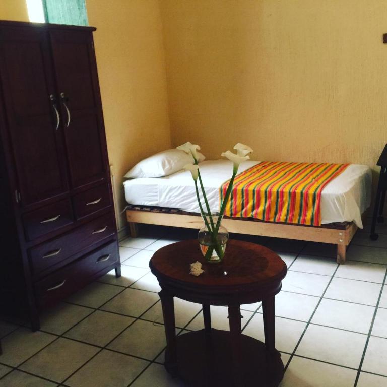 Postel nebo postele na pokoji v ubytování Hostal Guadalajara