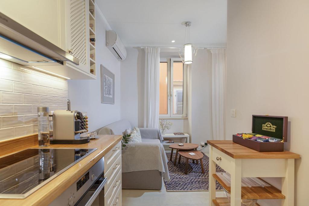 Kuchnia lub aneks kuchenny w obiekcie Palazzino Leone - Corfu Old Town Liston Deluxe Apartment
