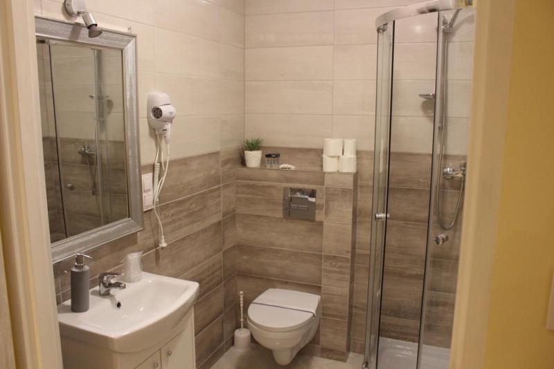 Kúpeľňa v ubytovaní Restauracja Hotel Kassandra