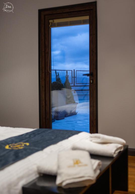 Suite Terrace Rooms & Apartments - Image 3