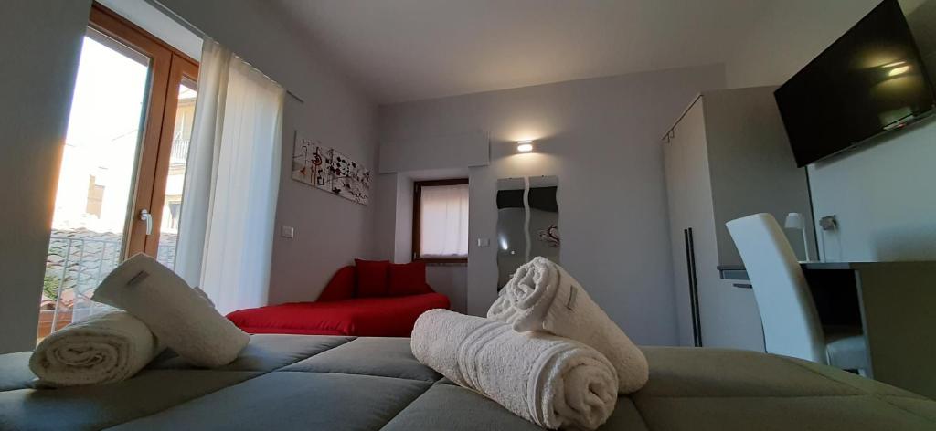 Telewizja i/lub zestaw kina domowego w obiekcie DONJON SUITE centro storico