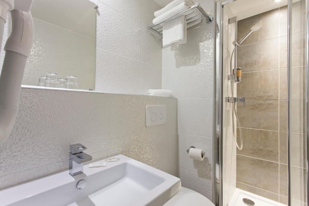 Hôtel des Pavillons - Resim 16