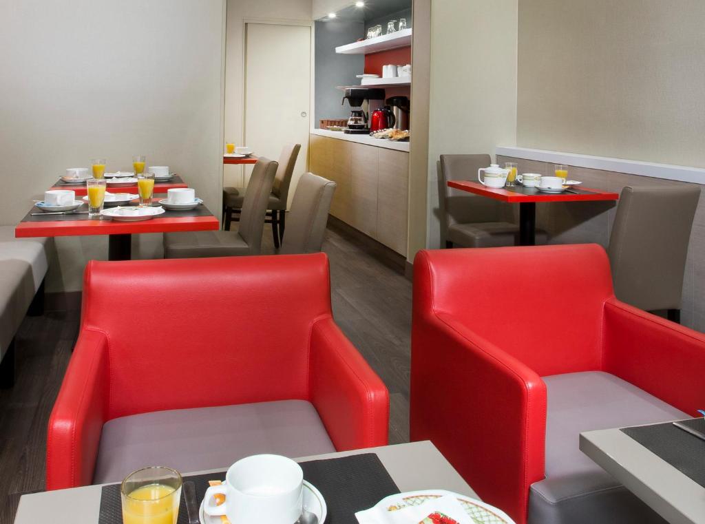 Hôtel des Pavillons - Resim 19