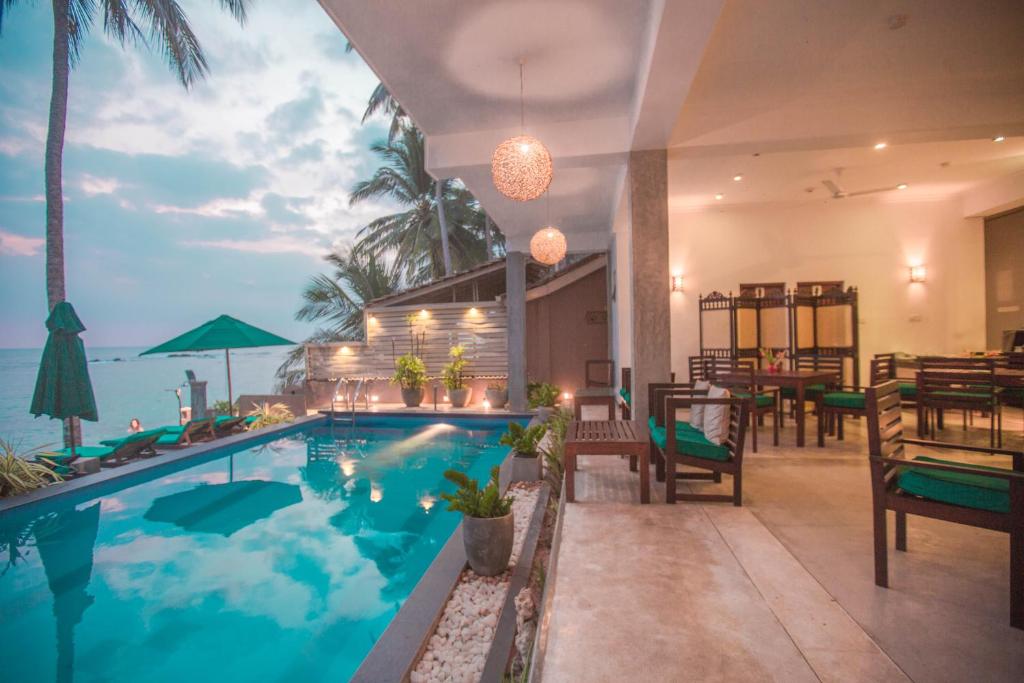 Bazén v ubytování Sea World Boutique Hotel nebo v jeho okolí