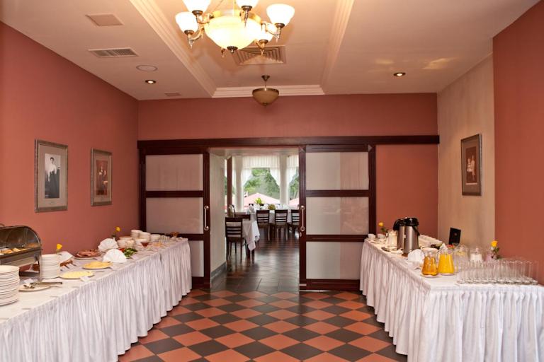 Restaurace v ubytování Kolonna Hotel Rēzekne