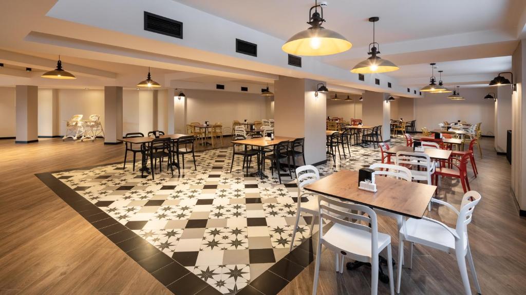 Restaurace v ubytování KOMOREBI BAKURIANI RESORT