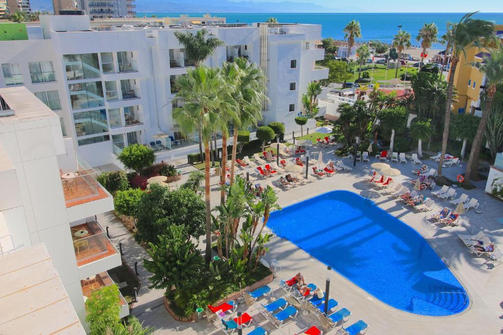 Basen w obiekcie Sol Torremolinos - Don Pedro lub w pobliżu