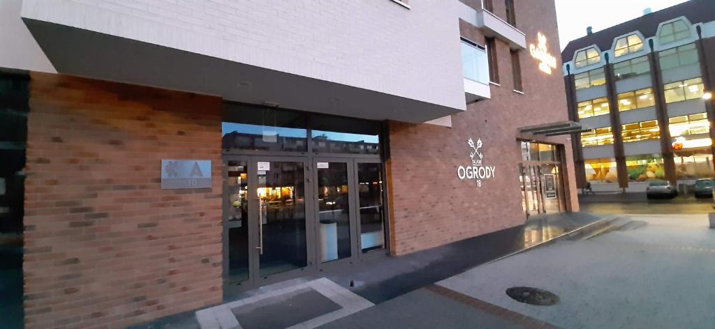 Garden Gates and Sadowa Apartments - 11