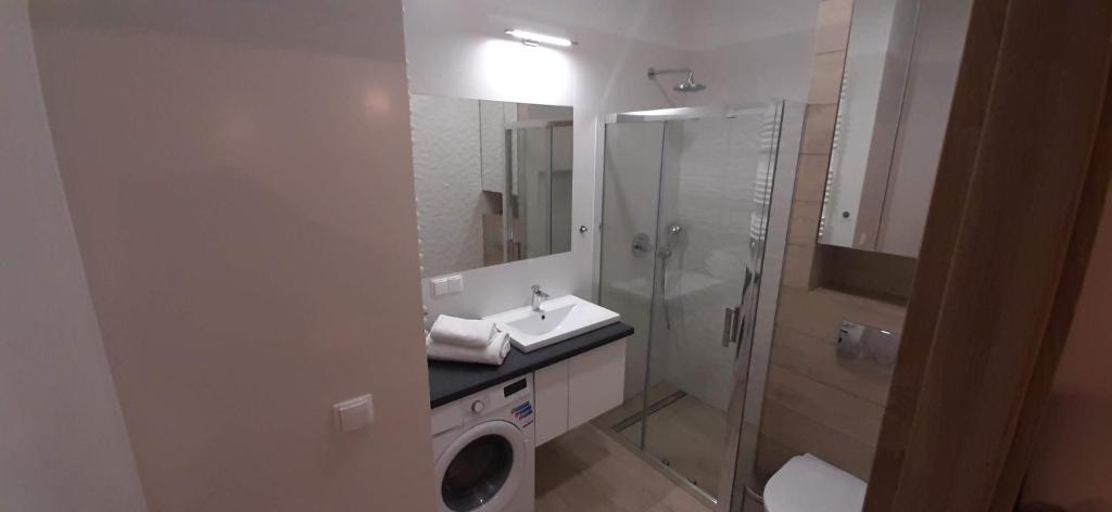 Garden Gates and Sadowa Apartments - 17