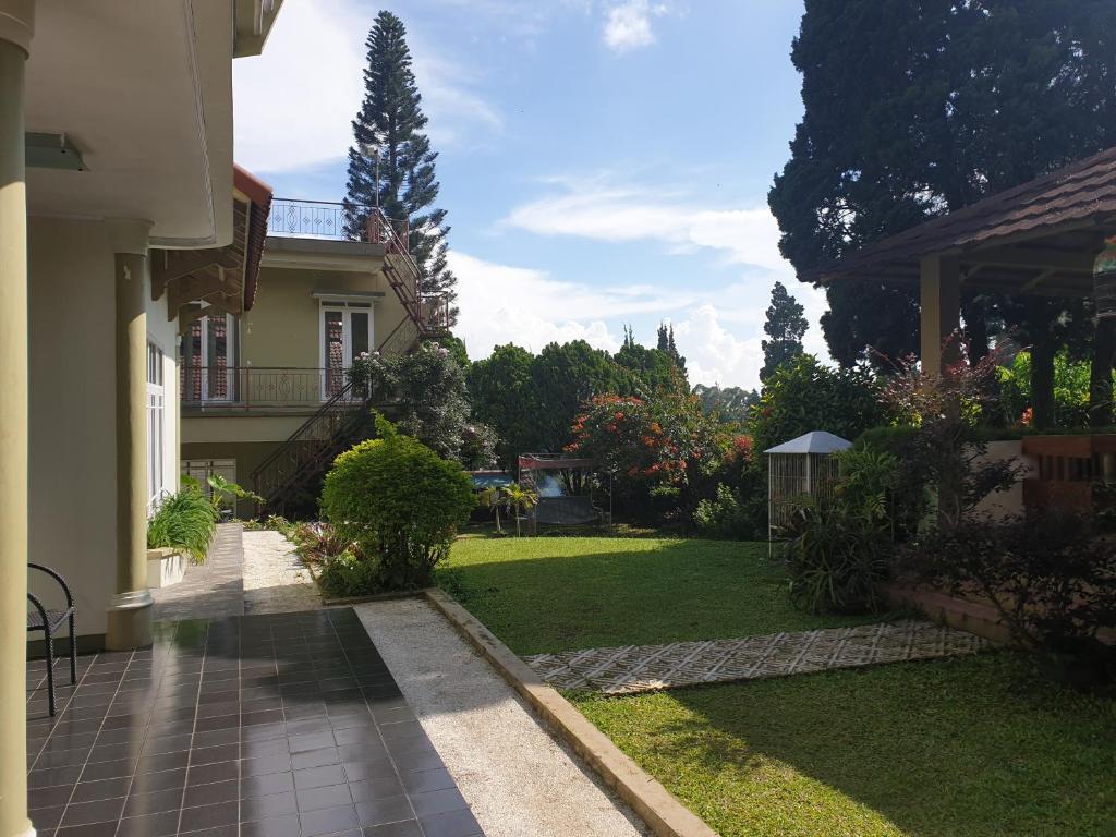 Villa Bougenvile Lembang Asri