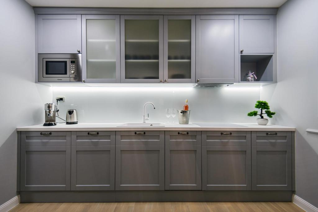 DiVine Luxury Apartment Purple - 13