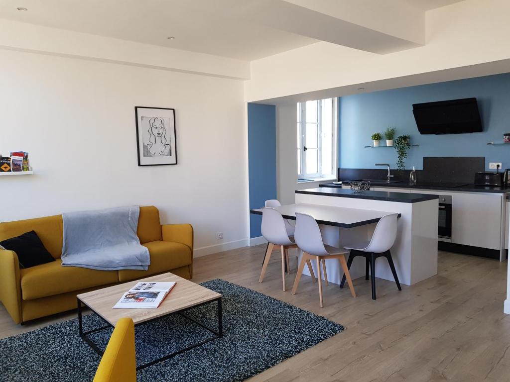 Dapur atau dapur kecil di Carnot Chic