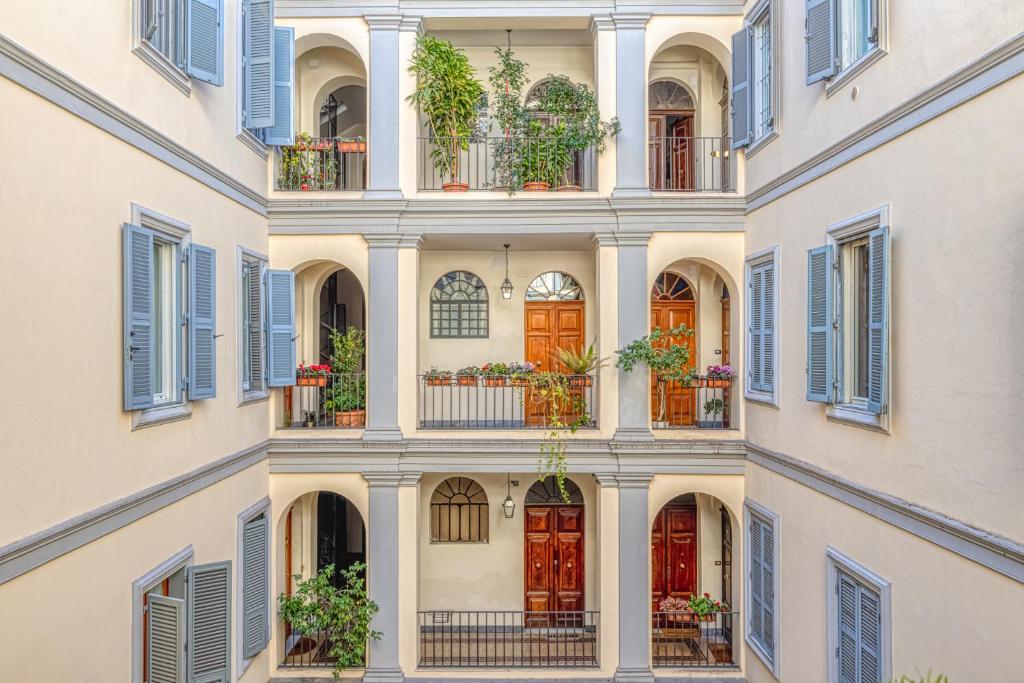 Rõdu või terrass majutusasutuses Luxury Stars In Rome - Andromeda apartment in Colosseum