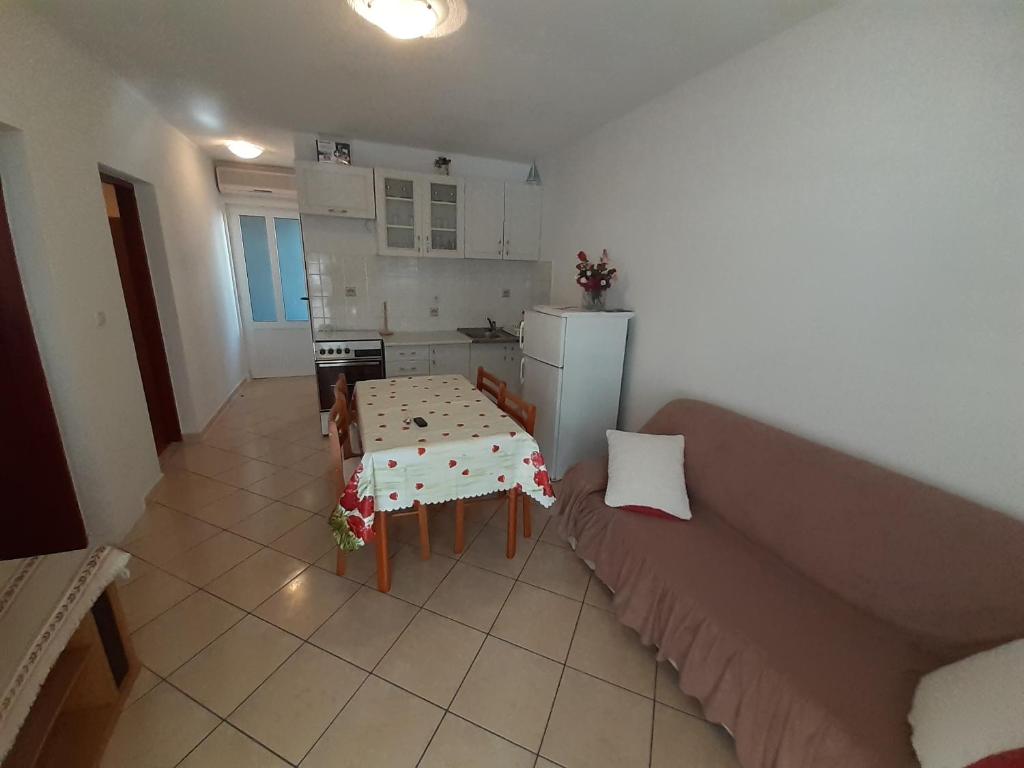 Kuchyňa alebo kuchynka v ubytovaní Apartments Slavica