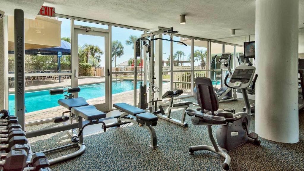 Fitness centrum a/nebo fitness zařízení v ubytování Just Updated - Beachfront Ocean view, 19th Floor