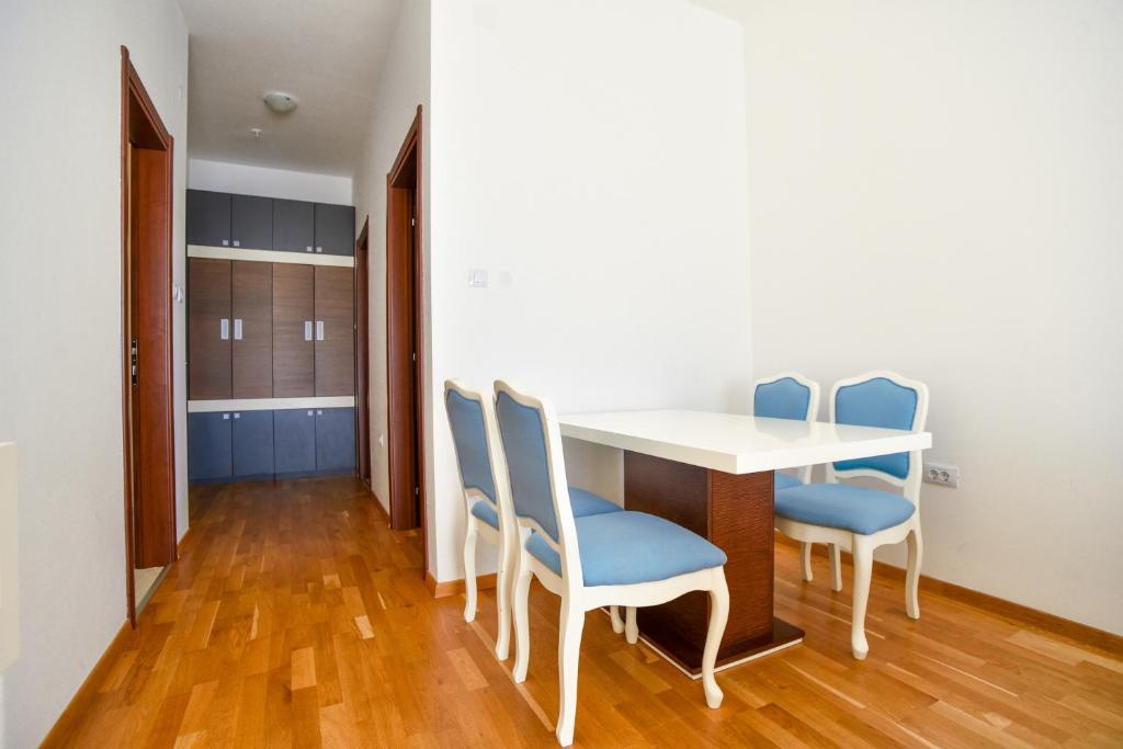 BARBETA Accommodation - 8