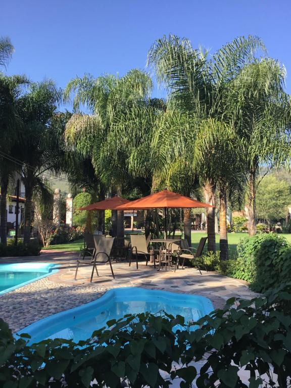 Bazén v ubytování Hacienda La Moreda Hotel Boutique & Spa nebo v jeho okolí