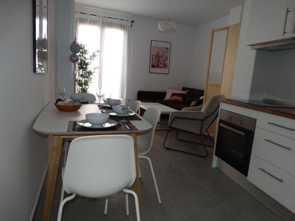 Kuchyňa alebo kuchynka v ubytovaní Málaga Apartamentos - Jinetes, 23