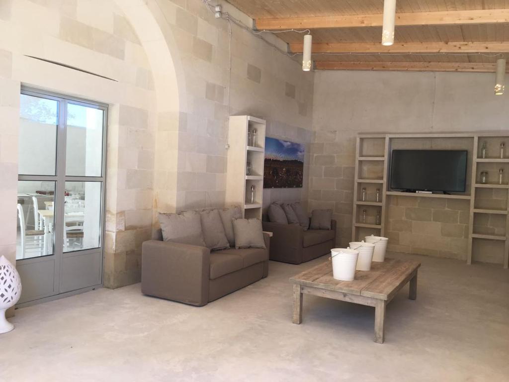A television and/or entertainment centre at Tenuta Sidore