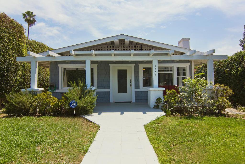 Hollywood\'s Garden Paradise at World Artists Living
