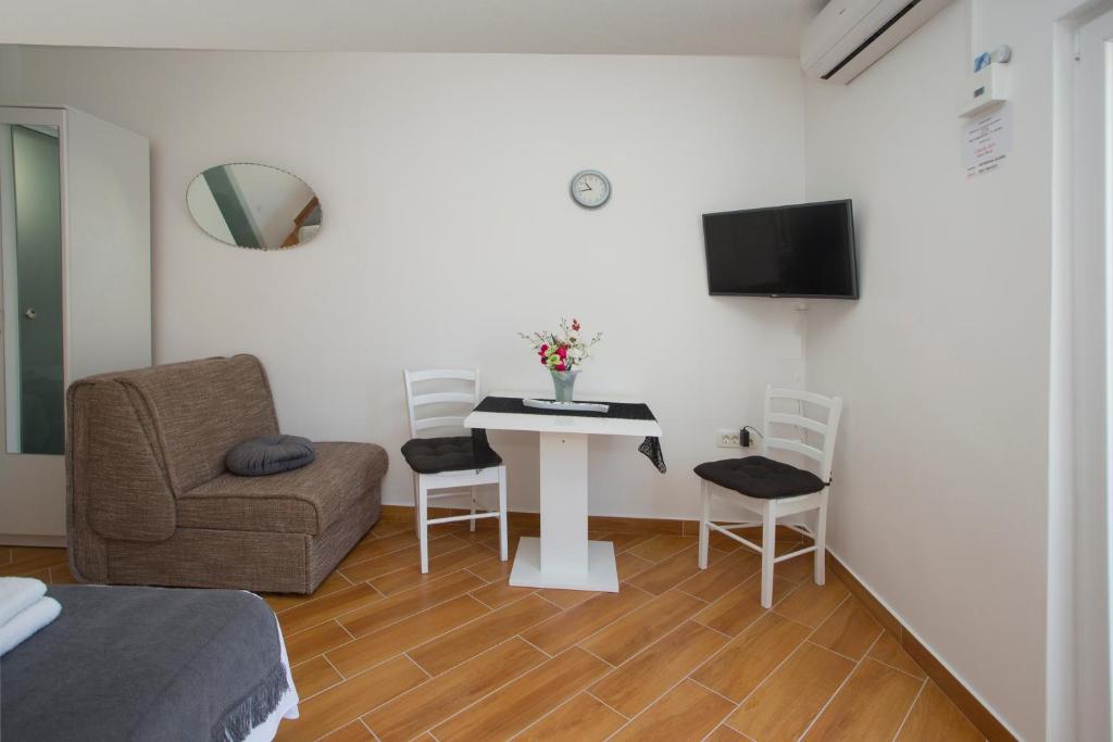 TV a/nebo společenská místnost v ubytování Guest House Kušeta
