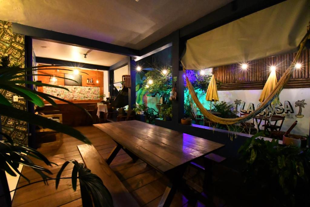  La Casa Hostel