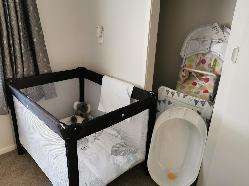 Postel nebo postele na pokoji v ubytování Kerikeri Sunny Modern 2 Bedroom Apartments