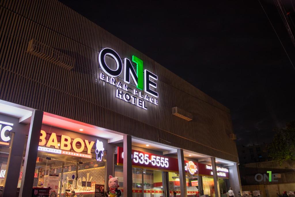 Certifikát, hodnocení, plakát nebo jiný dokument vystavený v ubytování One Biñan Place