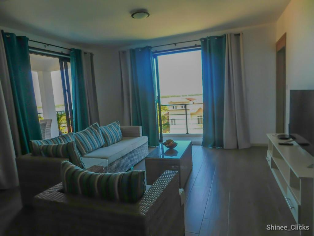 TV a/nebo společenská místnost v ubytování Fullmoon Apartment & Studio