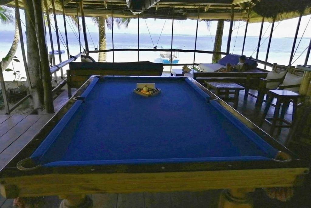 Biliár nebo kulečník v ubytování Romantic Beach Villas