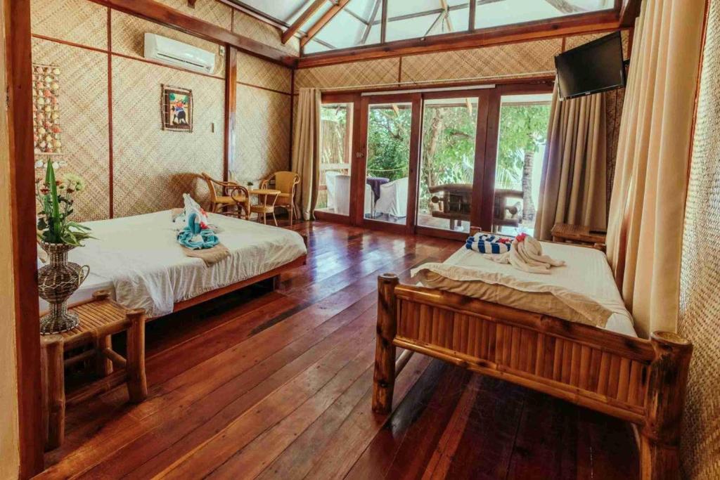 Romantic Beach Villas - Deluxe Double Room With Ocean View