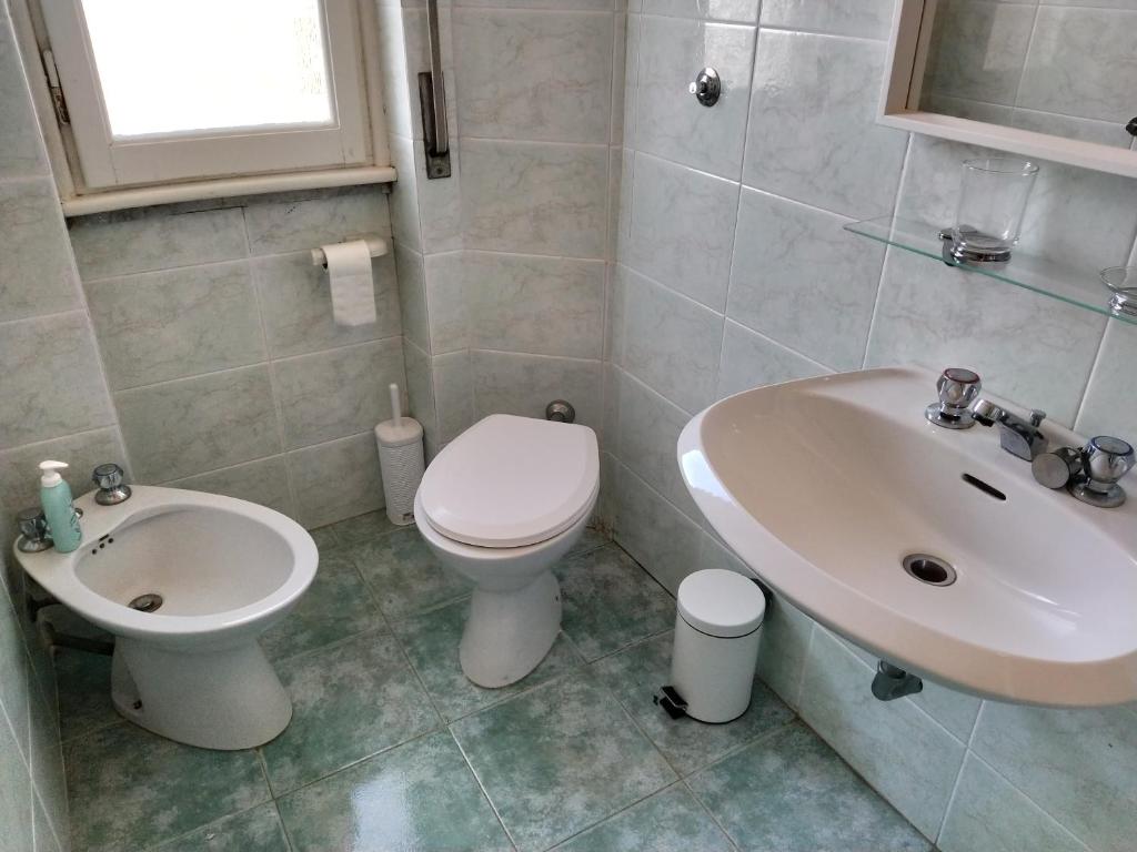 A bathroom at Bianca House Sea View