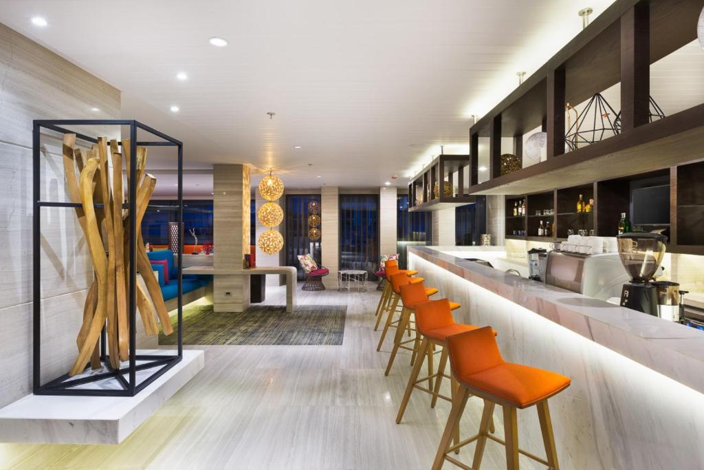 Posezení v ubytování Savoy Hotel Boracay Newcoast