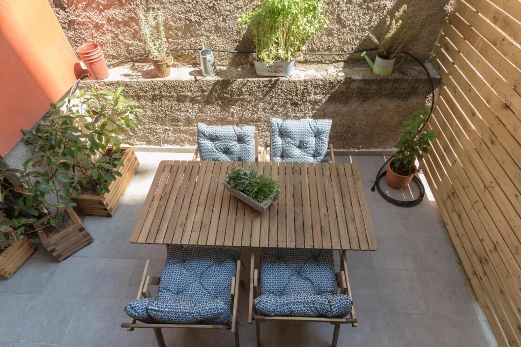 Posedenie v ubytovaní Cozy Flat with Terrace & Patio, next to Lycabettus