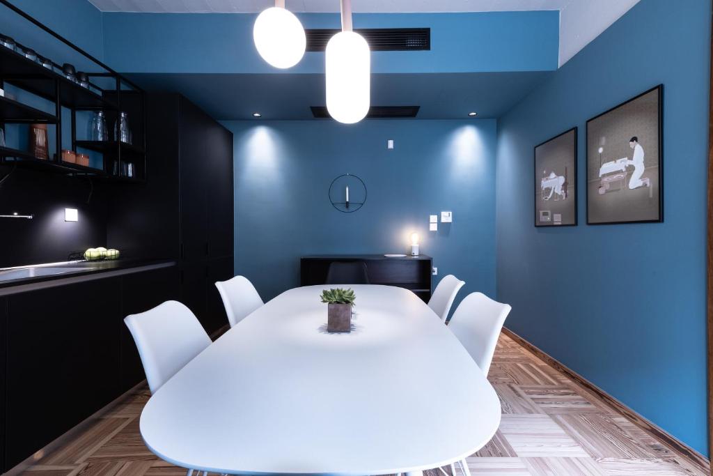 Część wypoczynkowa w obiekcie The H Experience Boutique Apartments Athens - free parking and fiber internet