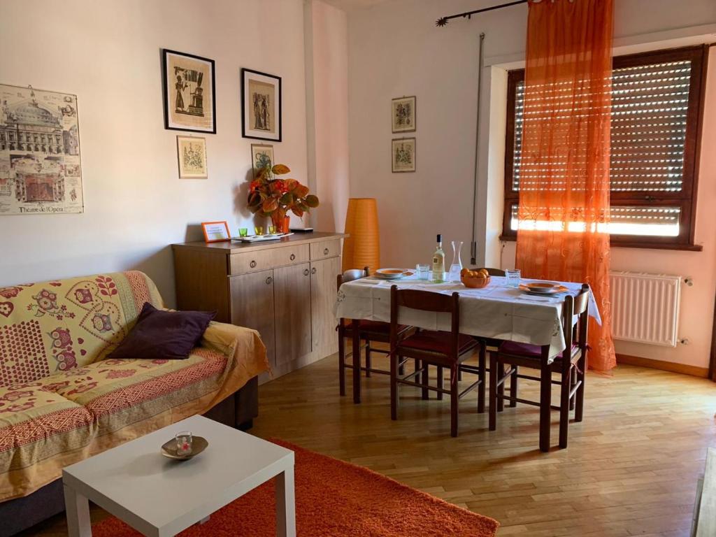Posedenie v ubytovaní Casa Daniele