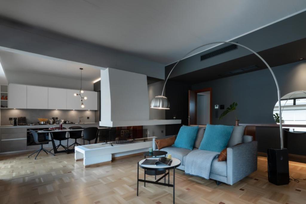 Część wypoczynkowa w obiekcie The H Experience Boutique Apartments Athens - free parking and fiber internet