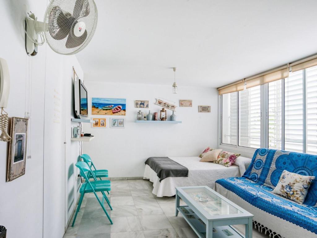 Simplistic Holiday Home in Cadiz near the Beach