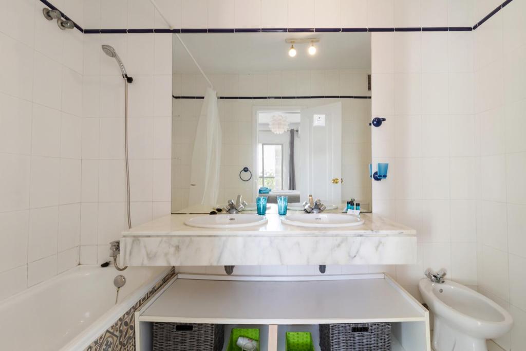 Penthouse with sea view in Miraflores, Mijas – Updated 2022 ...