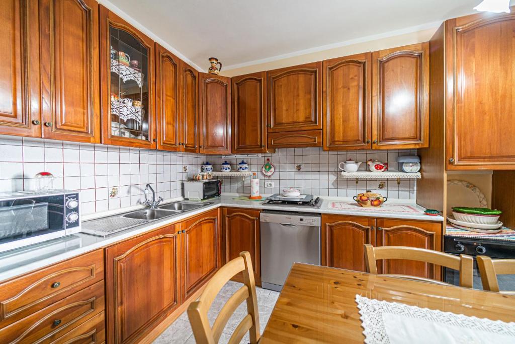 Kuchyň nebo kuchyňský kout v ubytování Clara Vista Mare - Goelba