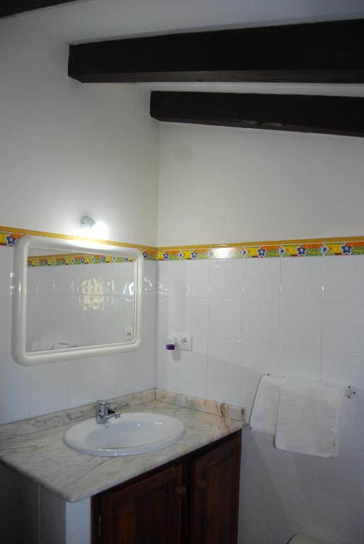 Łazienka w obiekcie Apartamentos El Perujo