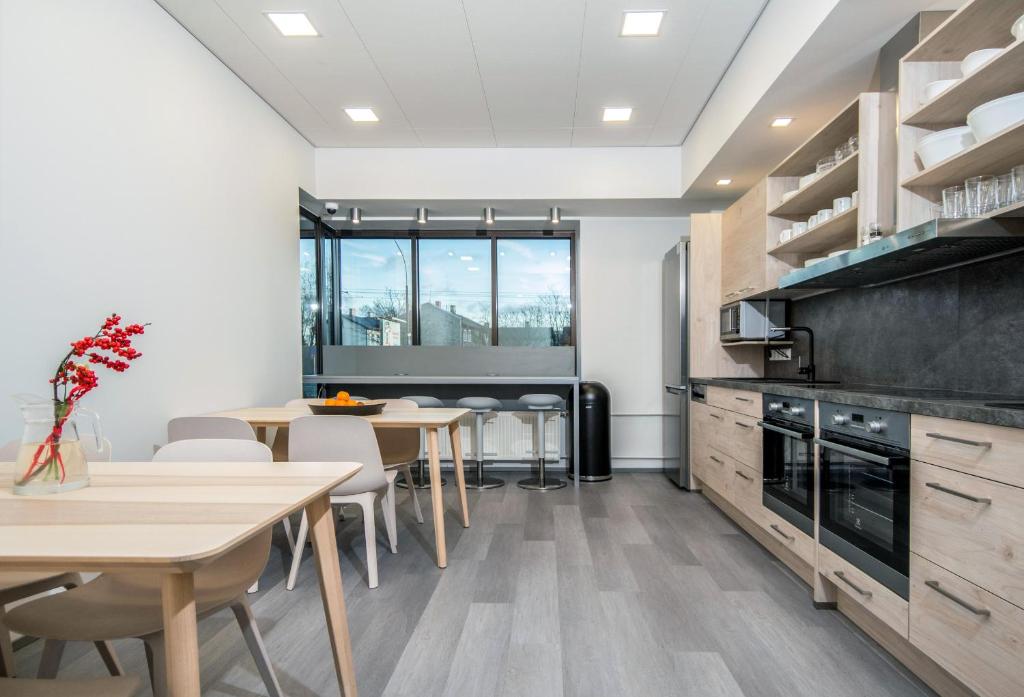 Kuchyň nebo kuchyňský kout v ubytování Capsule Hostels Tallinn