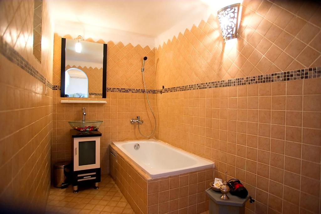 Kopalnica v nastanitvi Riad Safir